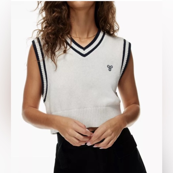 TNA Sweaters - TNA- White Sleeveless Knit Vest with Black Trim